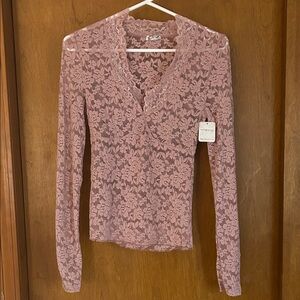 Floral Lace Long Sleeve Blouse in Soft Pink
